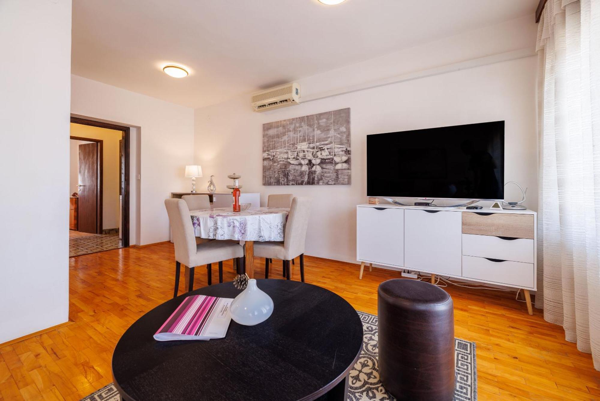 Apartments Zec เซลเซ ภายนอก รูปภาพ